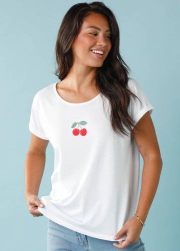 Tričko s potlačou čerešní, pre nižšiu postavu