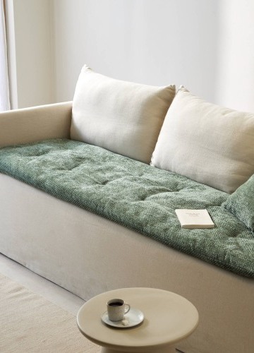 Dlhý ženilkový vankúš na pohovku