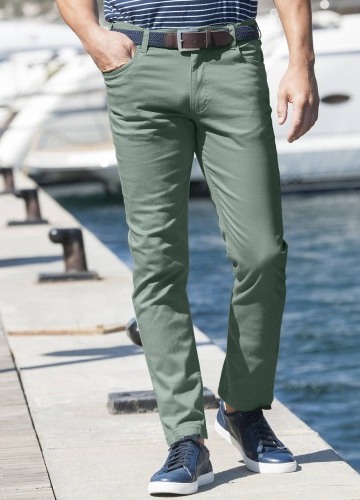 Rovné kalhoty s 5 kapsami a pružným pasem na bocích, pro nižší postavu