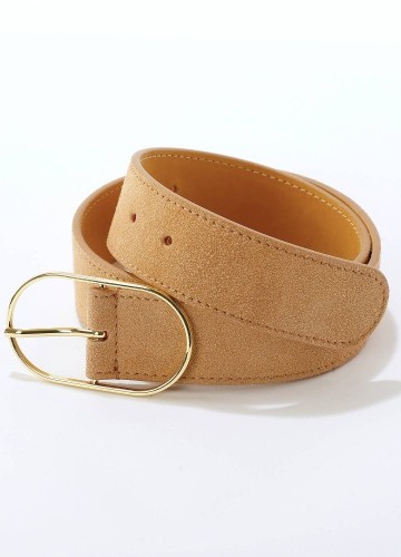 Kožený opasek s kovovou
sponou