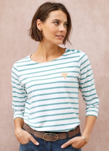 Pruhované tričkoz bio bavlny s výšivkou srdca