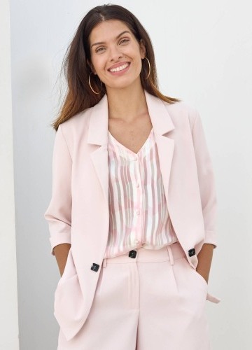 Splývavý blejzer s 3/4 rukávmi