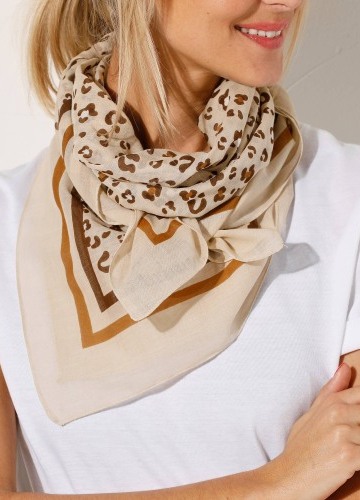 Šátek s potiskem leopardího vzoru
