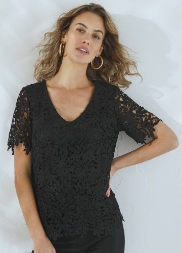 Krajková halenka s výstřihem do V
