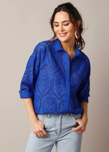 Košeľová blúzka s madeirovou výšivkou