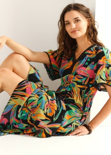 Dlhé macramé šaty s tropickým vzorom