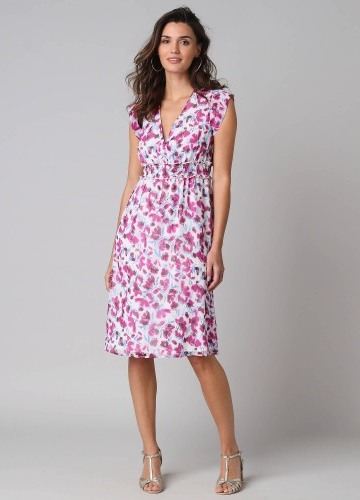 Krátké šaty s překříženým výstřihem a potiskem