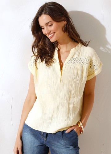 Jednobarevná halenka z mušelínu