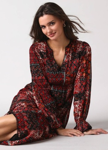 Dlouhé šaty s patchwork boho potiskem