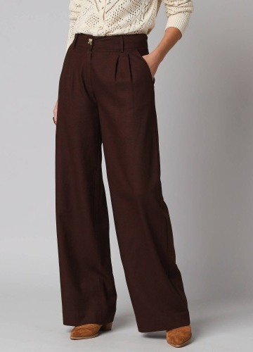 Široké jednobarevné kalhoty se záševky