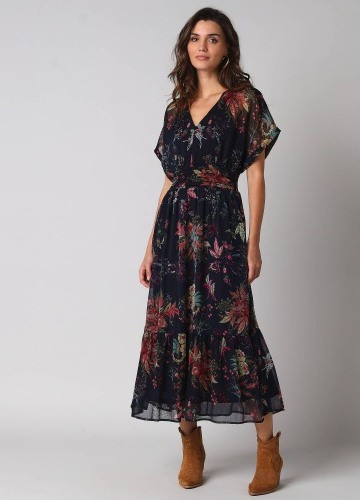 Dlouhé šaty s výstřihem do V a potiskem květin