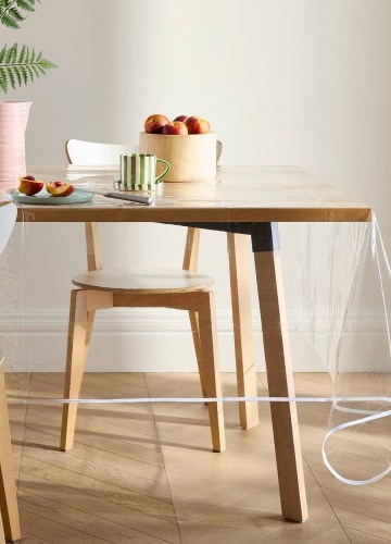 Průhledný voskovaný ubrus