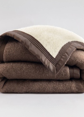 Dvoubarevná vlněná přikrývka 800g/m2