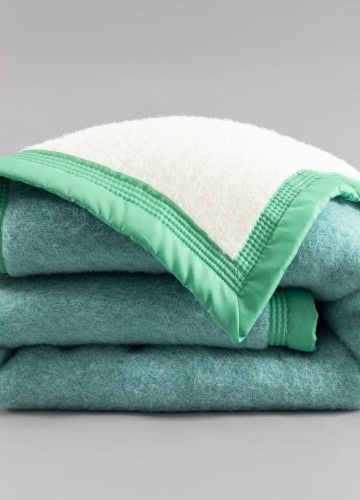Dvoubarevná vlněná přikrývka 800g/m2