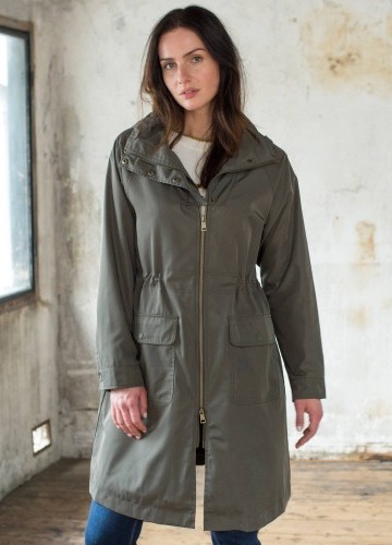 Nepremokavá ľahká parka s odopínacou kapucňou, na zips