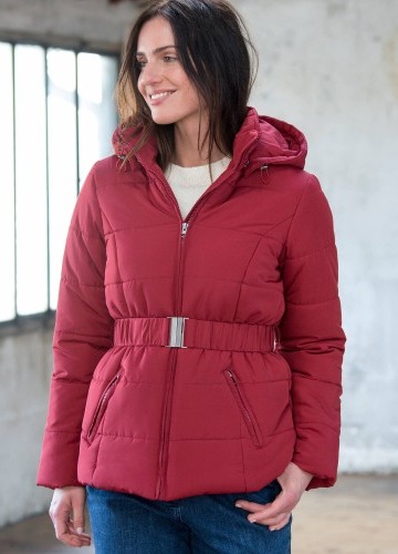 Nepromokavá krátká prošívaná bunda s páskem, na zip