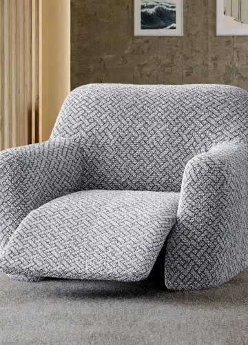 Pružný žabkovaný poťah z mikrovlákna s ratanovým vzorom na relaxačné kreslo