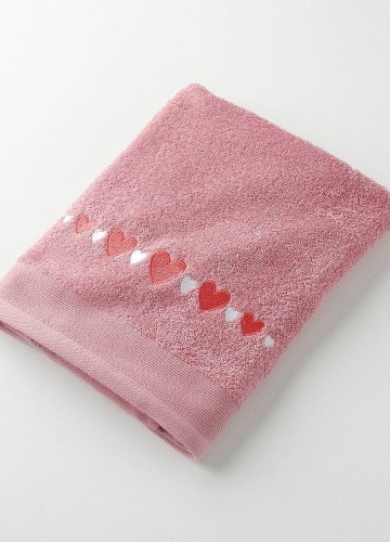 Kúpeľňový textil s výšivkou sŕdc