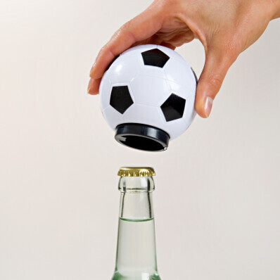 Otvírák lahví "Fotbalový míč"