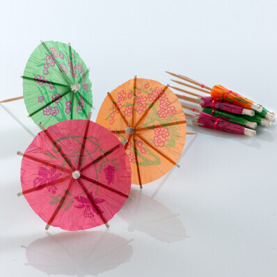 12 dekorativních deštníčků