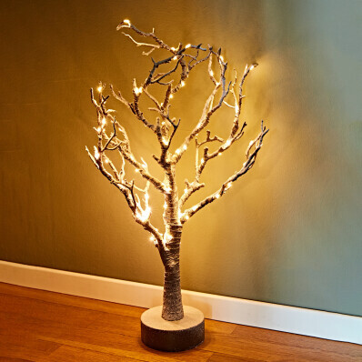 Copac cu lumini LED