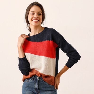 Sweter z graficznym wzorem