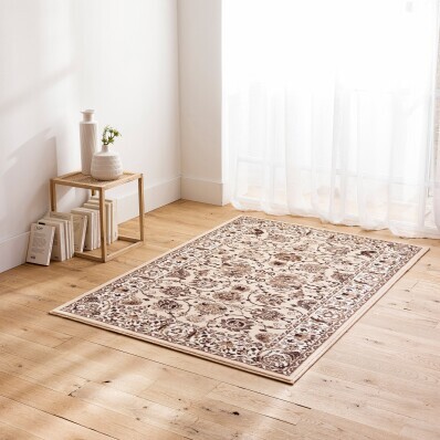 Prostokątny dywan z perskim wzorem