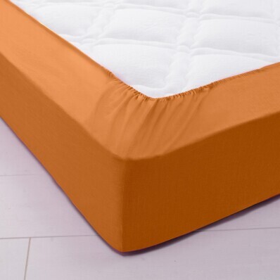 Egyszínű feszített ágynemű 32 cm-es sarokmélységgel, pamutból