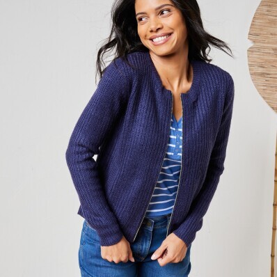 Cipzáras pulóver, egyszerű mintával