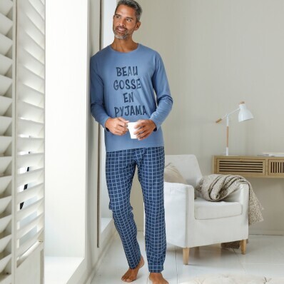 Pijama cu pantaloni și text imprimat