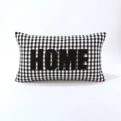 Kostkovaný polštářek s nášivkou HOME