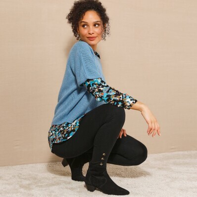 Legíny s ozdobnými knoflíčky na koncích nohavic