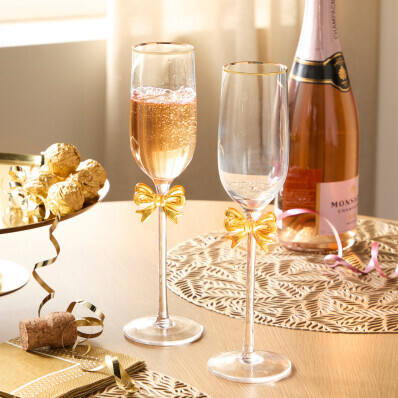 2 poháre na šampanské