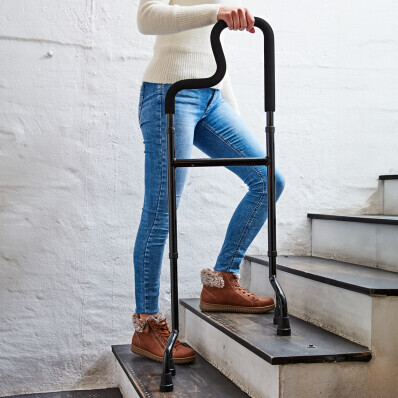 Pomůcka při chůzi po schodech