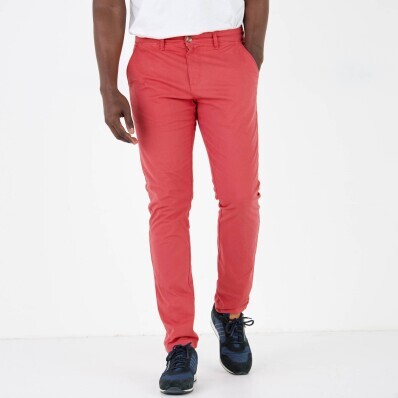 Spodnie chino wykonane z elastycznego diagonalu, klasyczny krój