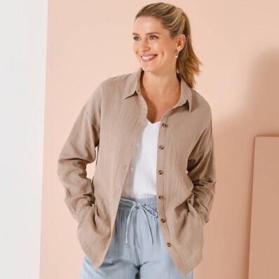 Muślinowa koszula oversize z rozcięciami zapinanymi na guziki