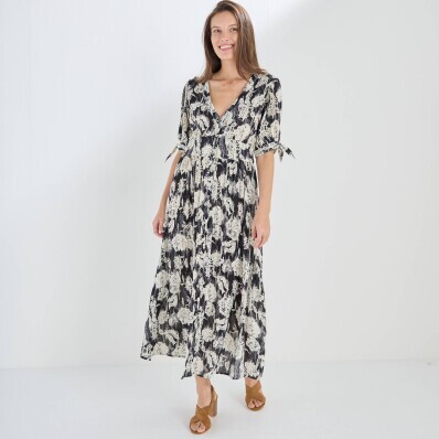 Dlhé rozšírené krepónové šaty na gombíky s potlačou