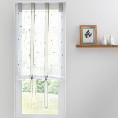 Jaluzea cu broderie de frunze