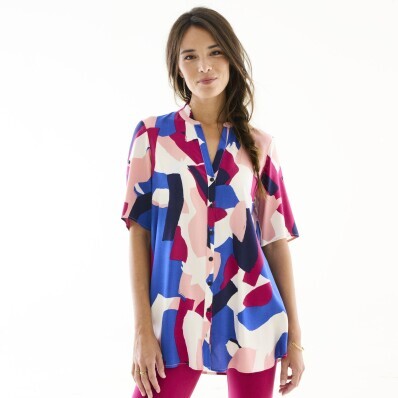 Туніка з вирізом на ґудзиках і графічним принтом