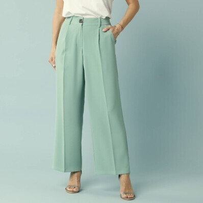 Široké kalhoty pro malou postavu