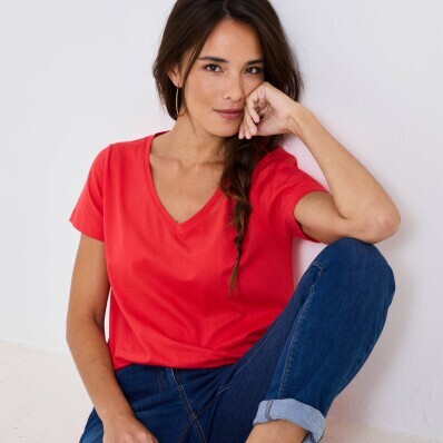 V-neck T-shirt