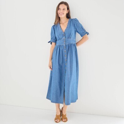 Dlhé rozšírené šaty z denimu na gombíky