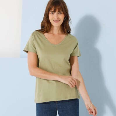 V-neck T-shirt