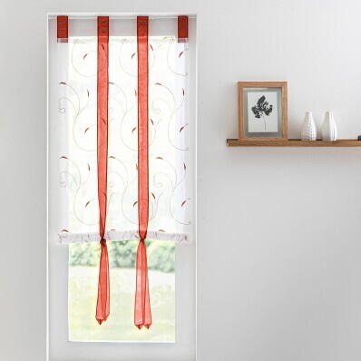 Jaluzea cu broderie de frunze