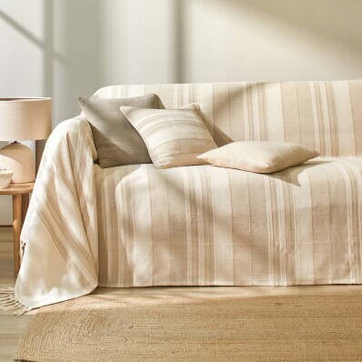 Colecție de cuverturi și fețe de pernă cu dungi țesute manual