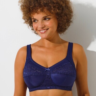 Podprsenka pre väčšie poprsie z úpletu a čipky, bez kostíc