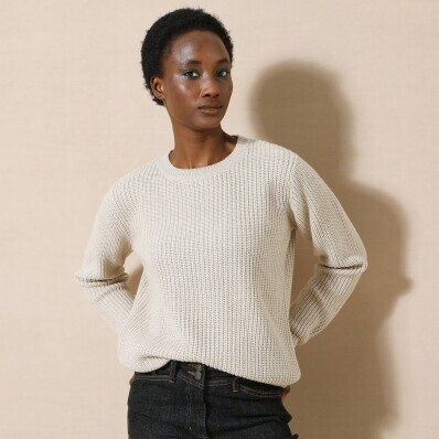 Пуловер з круглим вирізом та однотонним візерунком