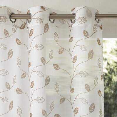 Perdea voal cu motiv de frunze și garnitură cu ochiuri