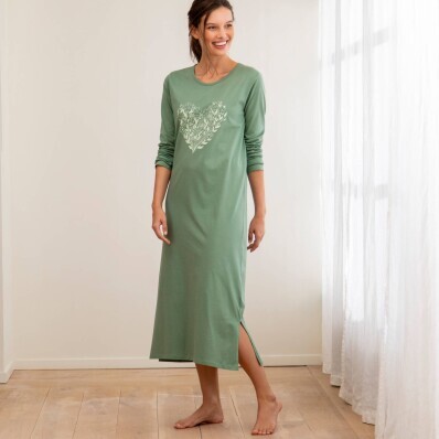 Dlouhá noční košile s potiskem květinového srdce