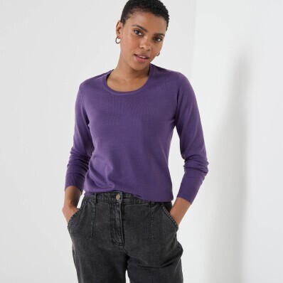 Jednobarevný pulovr s kulatým výstřihem